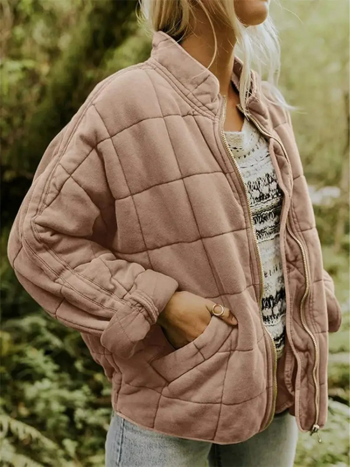 Veste matelassée Noémie légère pour femme, chaleur préservée sans peser adaptée aux journées d'automne.