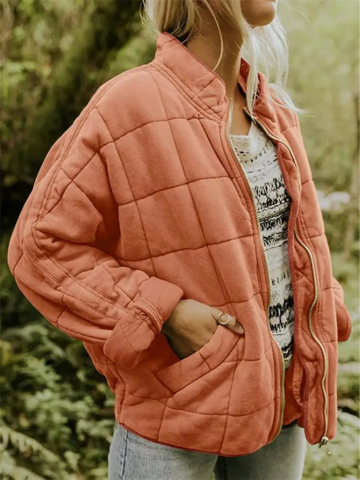 Veste matelassée Noémie légère pour femme, chaleur préservée sans peser adaptée aux journées d'automne.