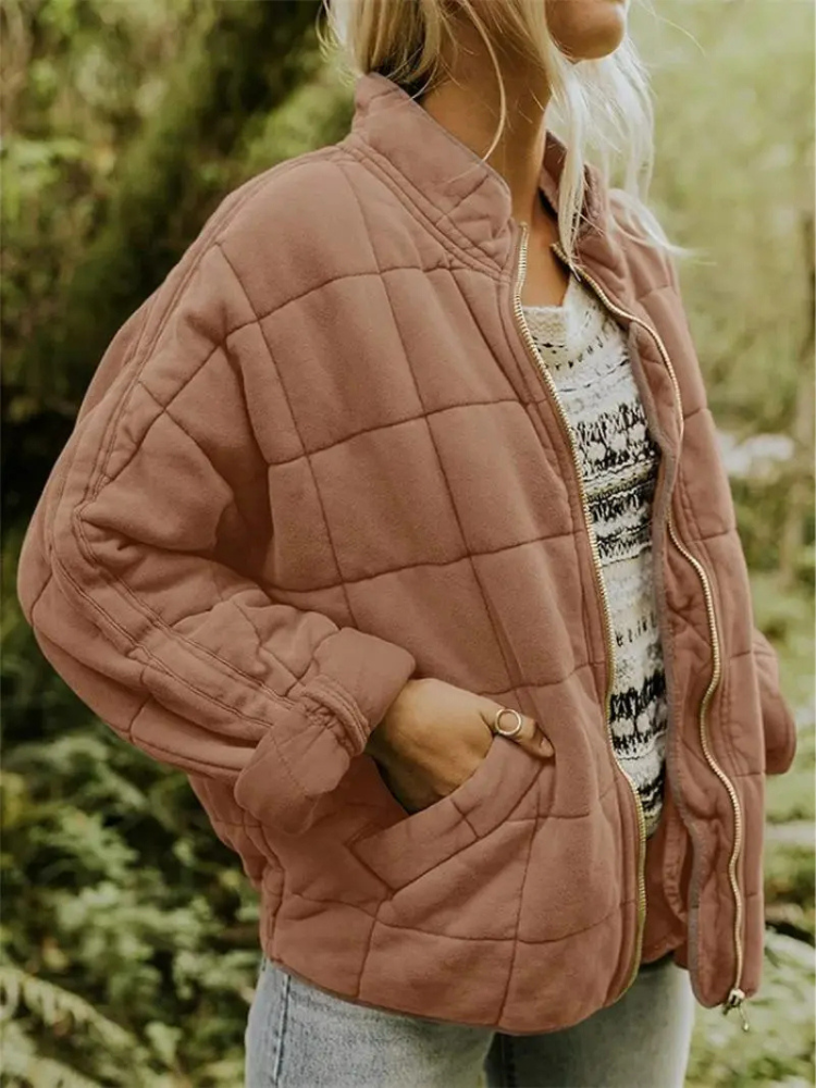 Veste matelassée Noémie légère pour femme, chaleur préservée sans peser adaptée aux journées d'automne.