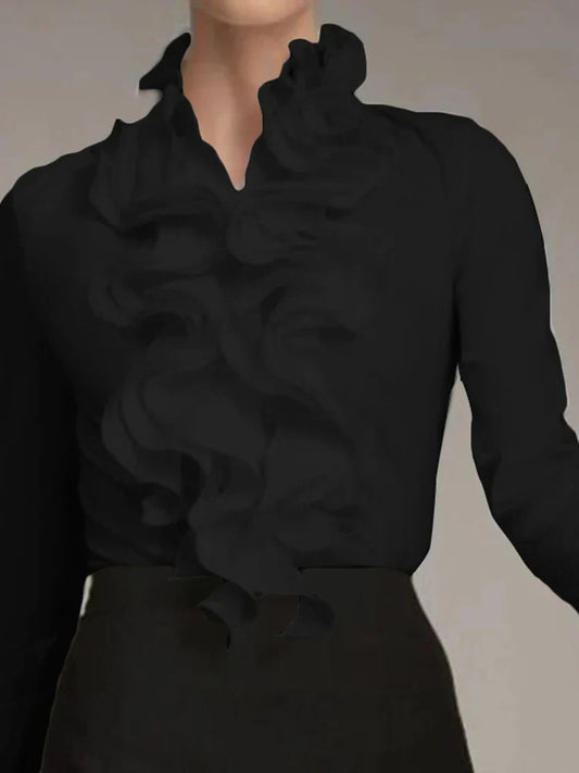 Chemisier élégant noir à manches longues avec col volanté et détails plissés sophistiqués sur le devant, idéal pour un style raffiné et professionnel.