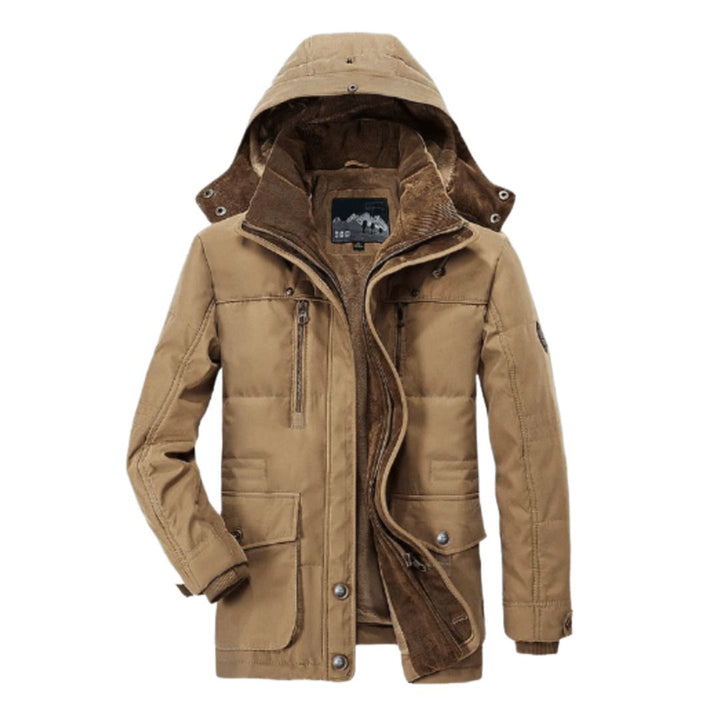  Une veste d'hiver durable de couleur beige avec une doublure polaire chaude pour homme. Dotée d'une capuche amovible, de multiples poches zippées et d'un intérieur confortable, cette veste offre à la fois protection et style pour les temps froids.