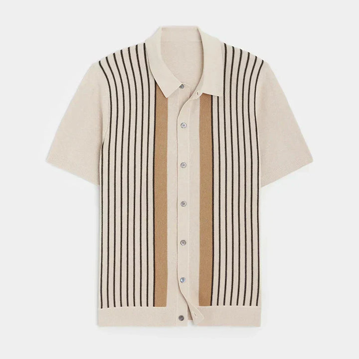 Polo homme Leroy, de couleur beige avec des rayures verticales noires et brunes. Ce polo moderne à manches courtes présente un design élégant et épuré, parfait pour un look tendance et sophistiqué.