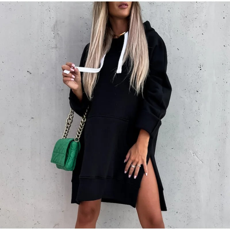 Sweat à capuche oversize Loane pour femme, coupe cocooning et matière douce adaptée aux tenues détente automnales.