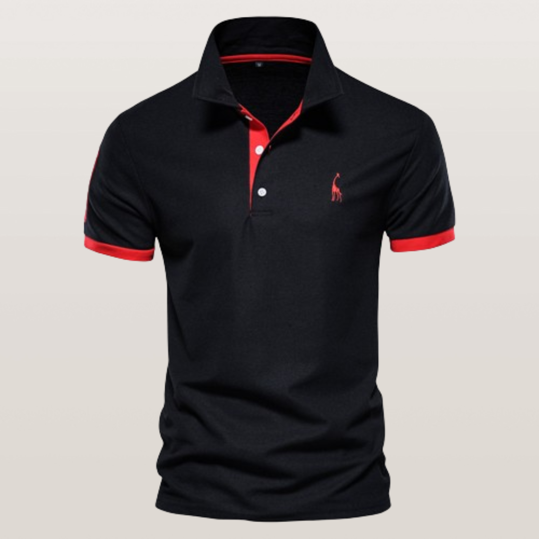 Polo pour homme à manches courtes de couleur noire, avec col classique, patte de boutonnage contrastée rouge et finitions rouges aux manches, présenté sur fond clair.