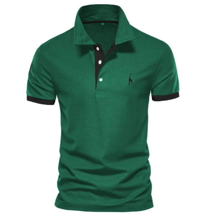 Polo pour homme à manches courtes de couleur verte, avec col classique, patte de boutonnage contrastée noire et finitions noires aux manches, présenté sur fond blanc.