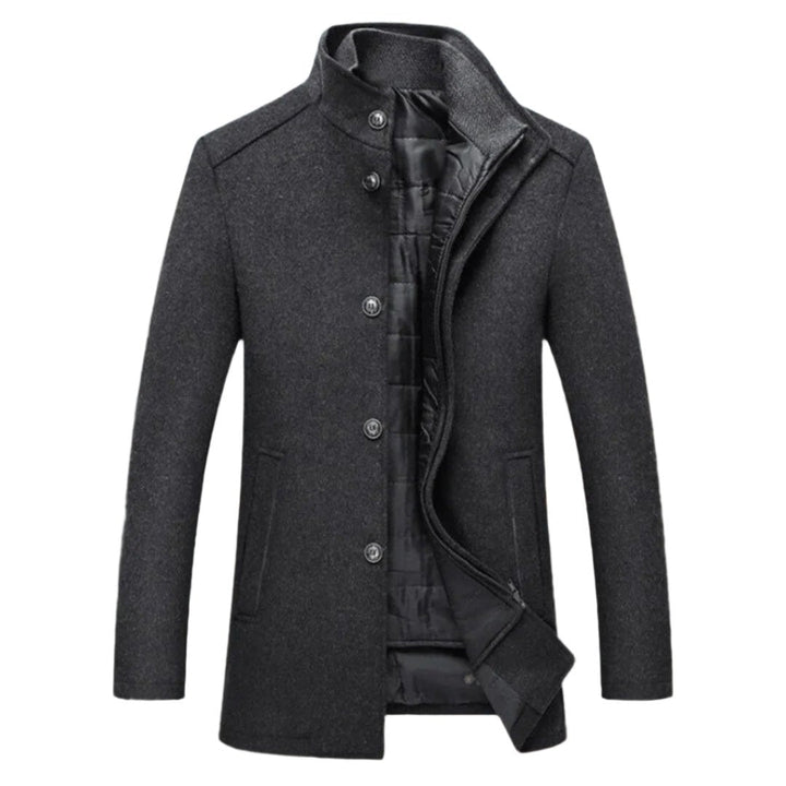 Manteau d’hiver chauffant pour homme en laine mélangée, avec un extérieur épuré, une doublure intérieure zippée pour plus de chaleur, et des fermetures à boutons sur le devant pour un look sophistiqué.