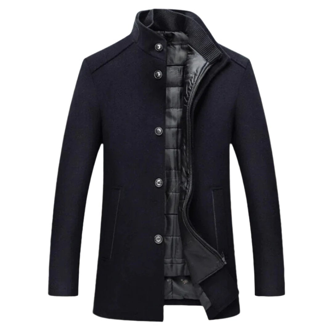 Manteau d’hiver chauffant pour homme en laine, avec un extérieur sophistiqué, une doublure zippée pour plus de chaleur, des fermetures à boutons fonctionnelles et des poches latérales pour un look hivernal à la fois stylé et pratique.