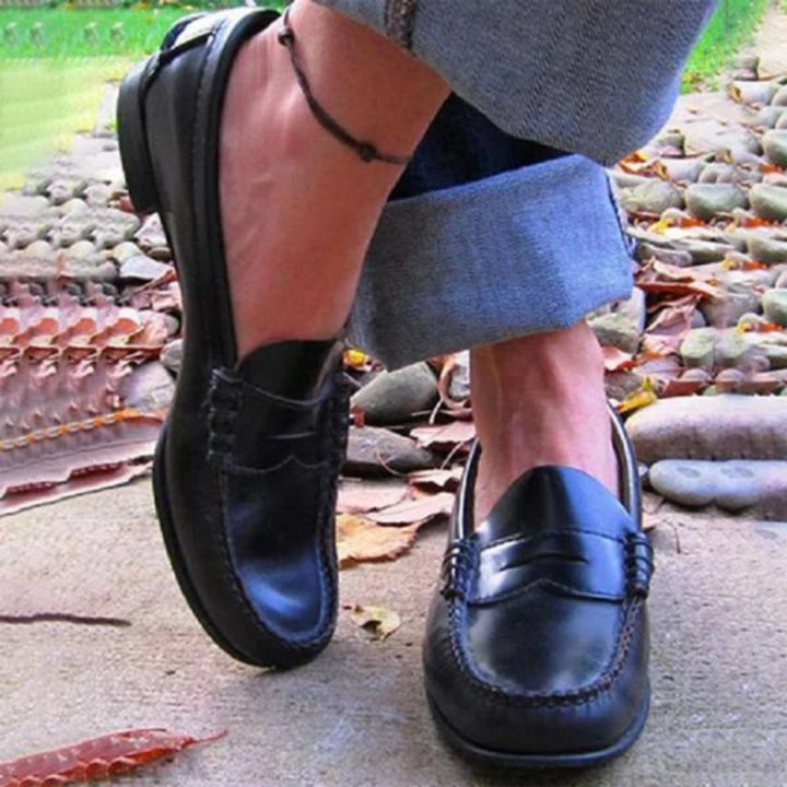 Idéal pour un look chic et décontracté. Son design raffiné et intemporel s'adapte à toutes les occasions.