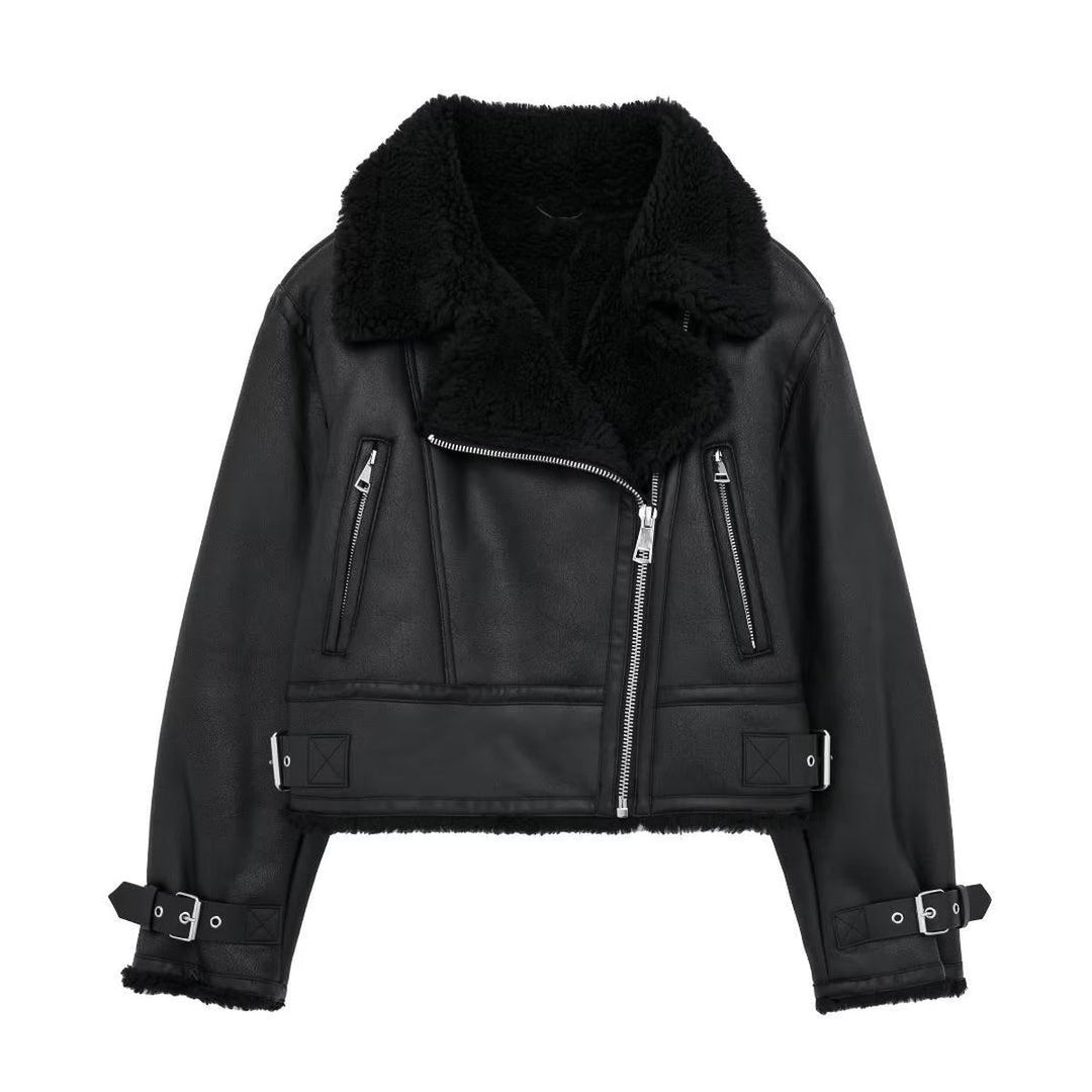Veste Odette coupe courte pour femme, doublure chaude adaptée aux tenues hivernales urbaines.