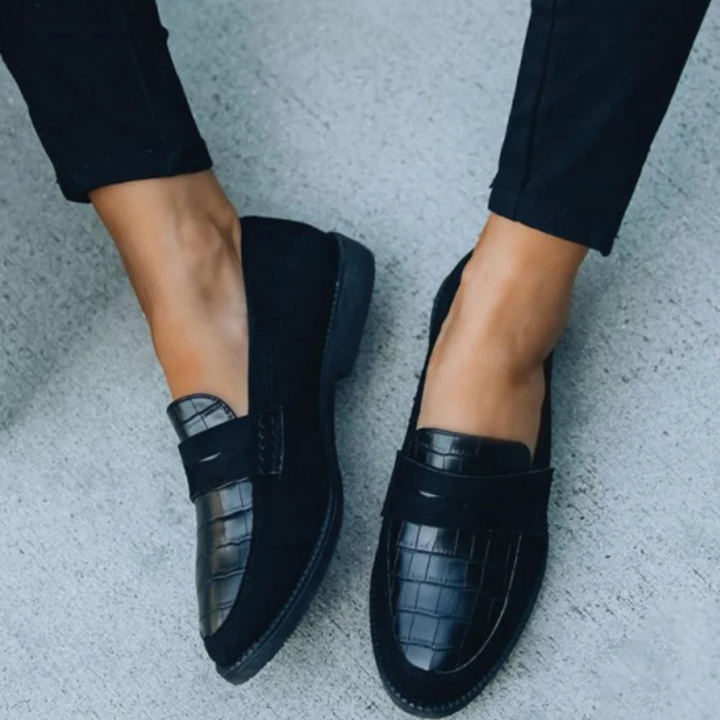 Mocassins Phaedra classiques pour femme, ligne intemporelle et semelle confortable adaptée aux tenues polyvalentes.