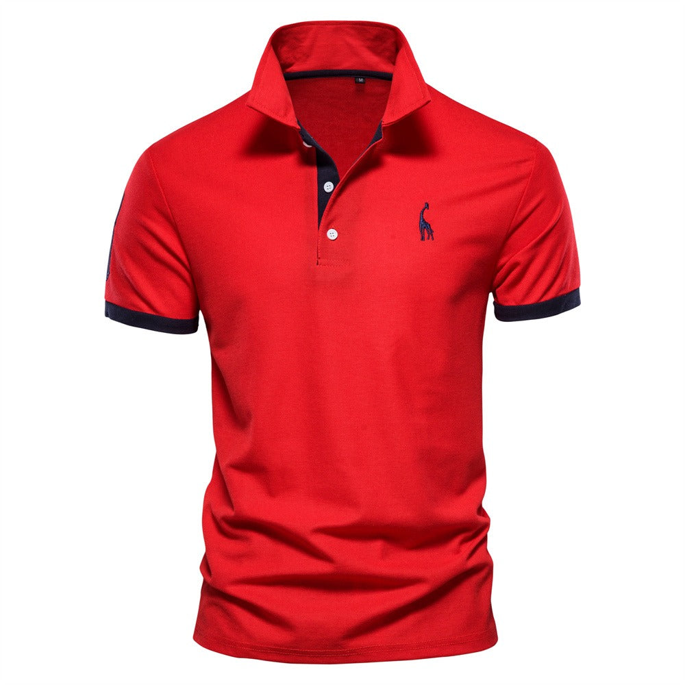 Polo homme Philippe tendance en rouge vif, avec col classique à boutons et détails contrastés sur les manches et l’intérieur du col, pour un style moderne et dynamique.