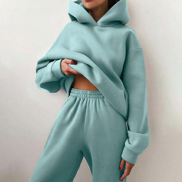 l'ensemble jogging adapté aux tenues polyvalentes.