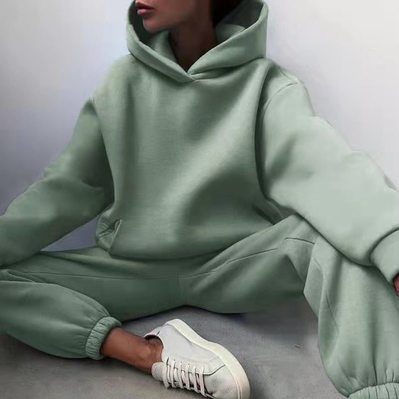 l'ensemble jogging adapté aux tenues polyvalentes.