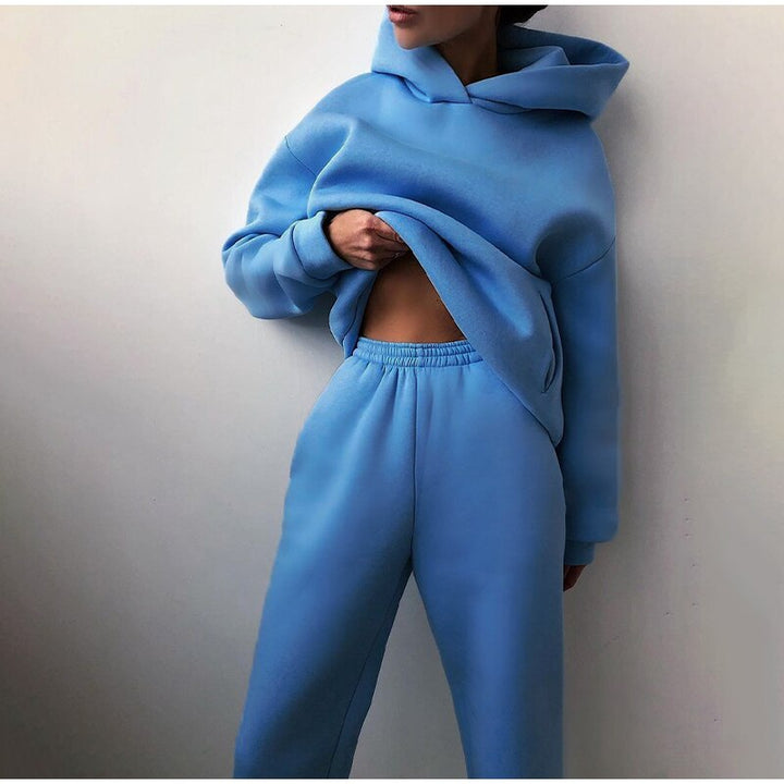 l'ensemble jogging adapté aux tenues polyvalentes.