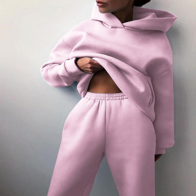 l'ensemble jogging adapté aux tenues polyvalentes.