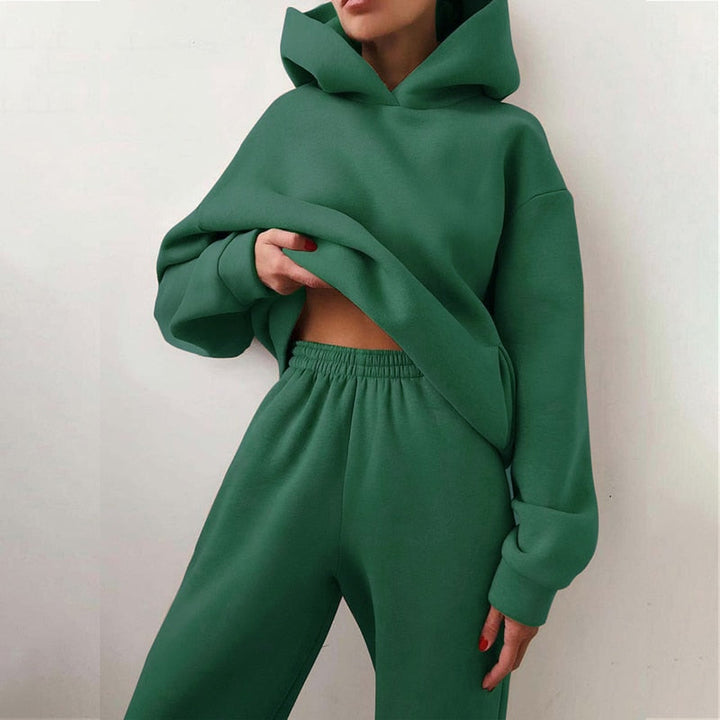 l'ensemble jogging adapté aux tenues polyvalentes.