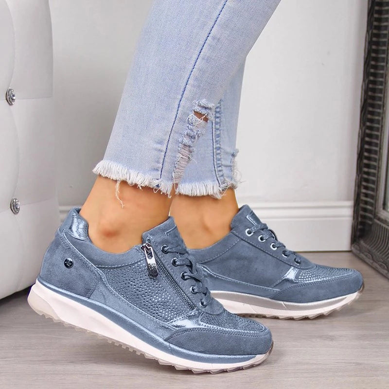 Chaussures Denise à lacets pour femme, semelle confortable et ligne épurée adaptée à l'usage quotidien.