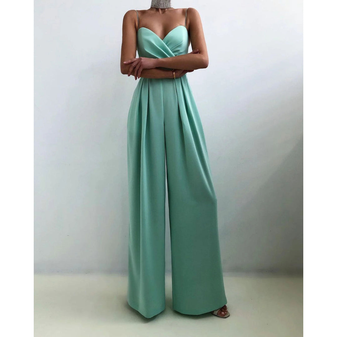 Combinaison Sanaa confortable pour femme, coupe moderne et ligne polyvalente adaptée aux tenues du quotidien.