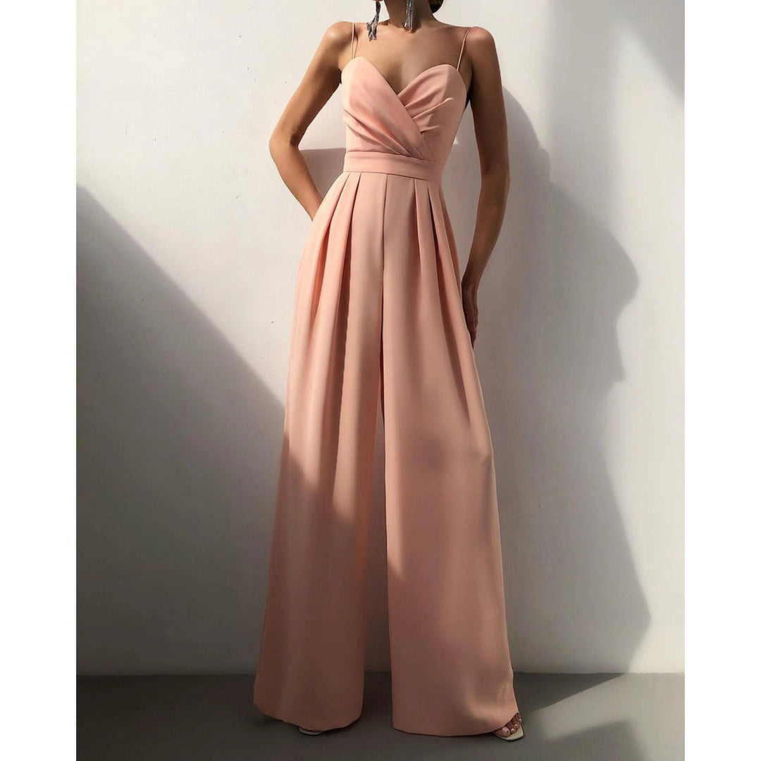 Combinaison Sanaa confortable pour femme, coupe moderne et ligne polyvalente adaptée aux tenues du quotidien.