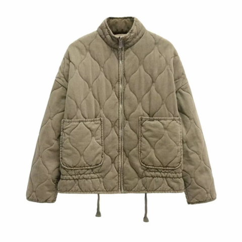 Veste matelassée Saphira d'hiver pour femme, matelassage isolant adaptée aux tenues hivernales tendance.