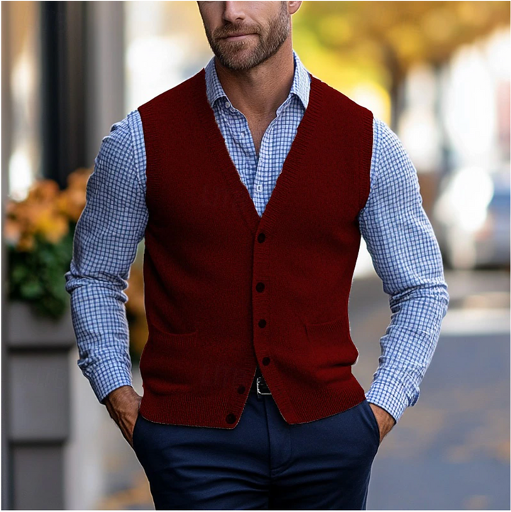 Cardigan Frederik sans manches pour homme, maille douce adaptée aux tenues mi-saison polyvalentes.