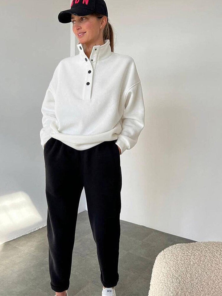 l'ensemble sweat adapté aux tenues polyvalentes.