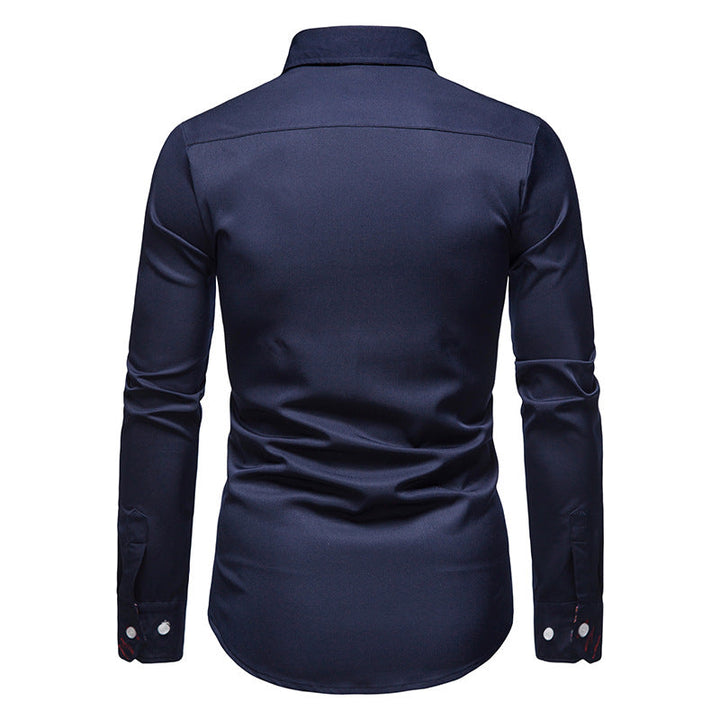 Vue arrière de la chemise d’été pour homme Théophile bleu marine, coupe ajustée avec manches longues et poignets boutonnés.