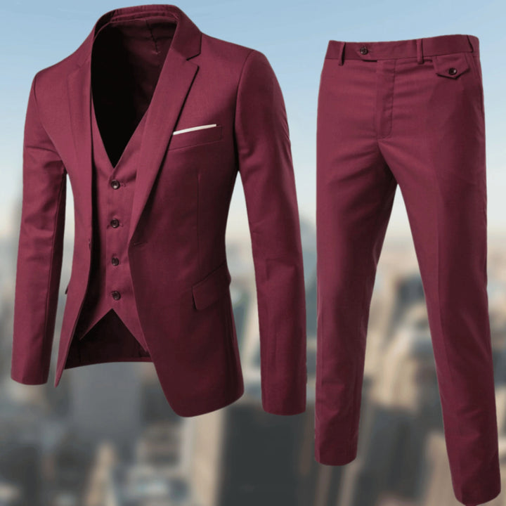 Costume Thaddeus chic pour homme, coupe moderne et finitions soignées adaptées aux mariages et cérémonies.
