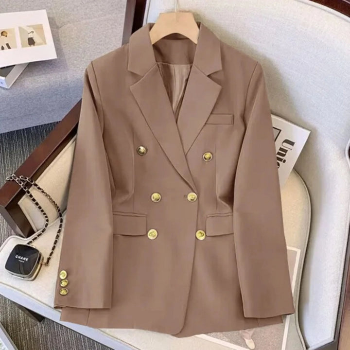 Blazer Ulyne oversize pour femme, coupe structurée intemporelle adaptée à la tendance oversize automne 2026.