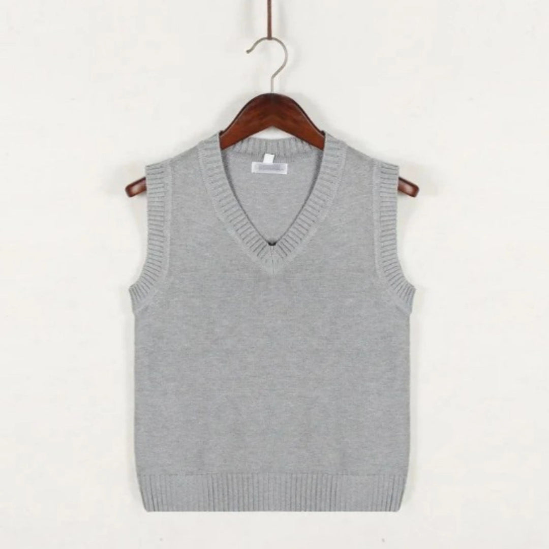 Gilet col V sans manches pour homme, coupe ajustée adaptée aux tenues polyvalentes.
