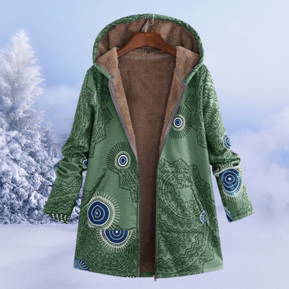 Veste Cleo douillette à capuche pour femme, doublure cocooning et chaleur maintenue adaptée à l'automne.