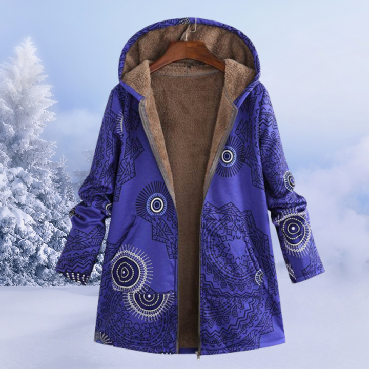 Veste Cleo douillette à capuche pour femme, doublure cocooning et chaleur maintenue adaptée à l'automne.