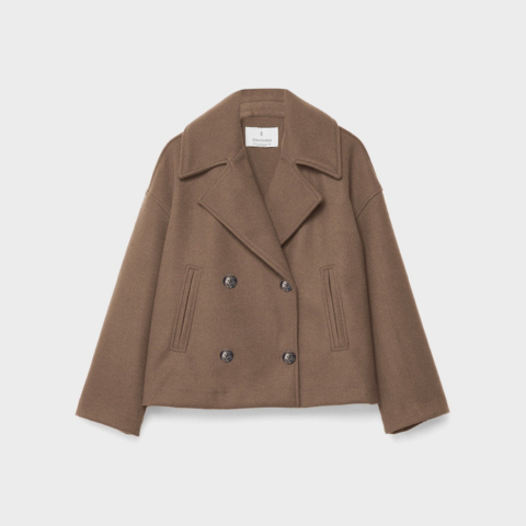 Manteau court croisé Wylia pour femme, coupe structurée double boutonnage adaptée aux tenues hivernales.