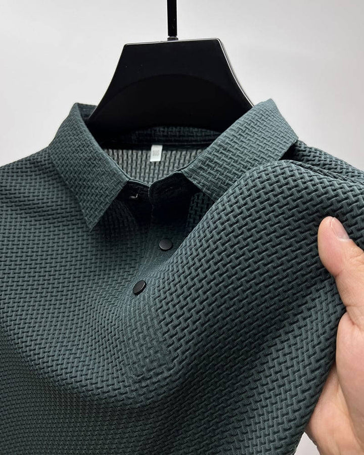 Polo Forzano coupe ajustée pour homme, ligne raffinée et style polyvalent adapté aux tenues masculines.