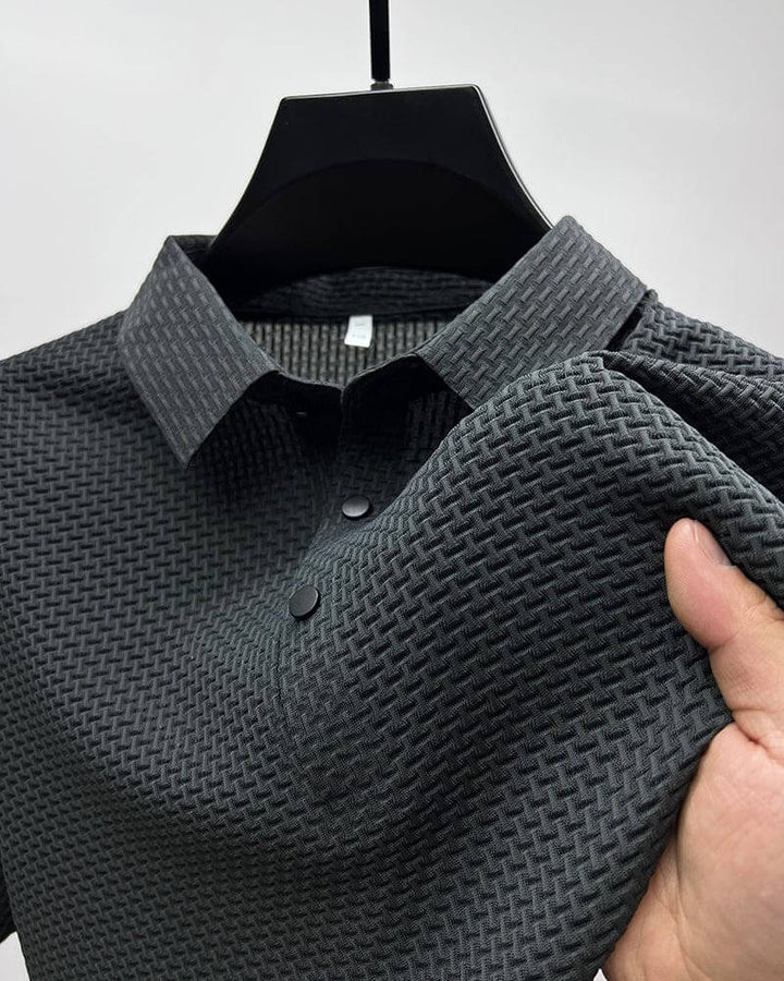 Polo Forzano coupe ajustée pour homme, ligne raffinée et style polyvalent adapté aux tenues masculines.