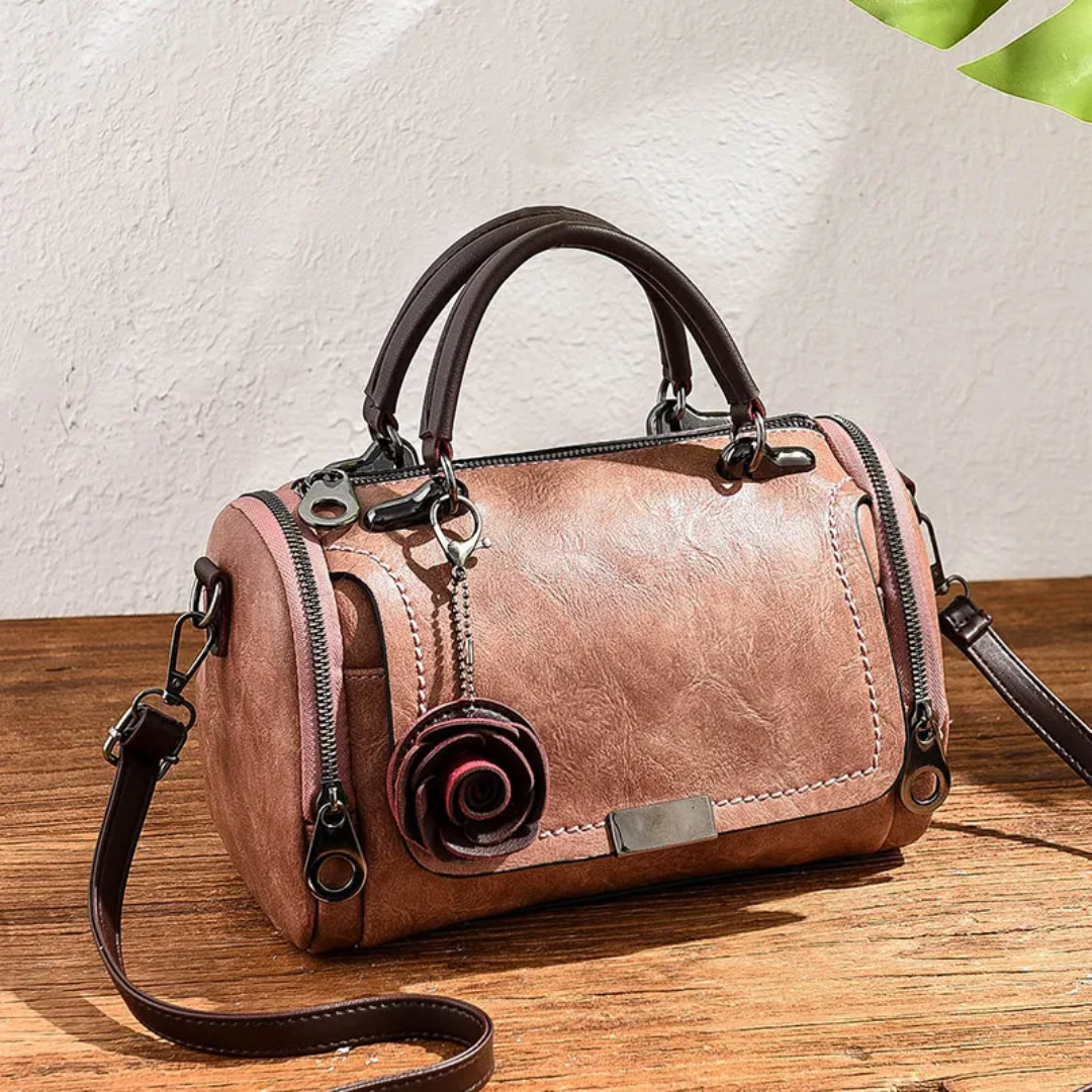 Sac Chavell crossbody pour femme, bandoulière ajustable et finitions soignées adaptées aux tenues polyvalentes.