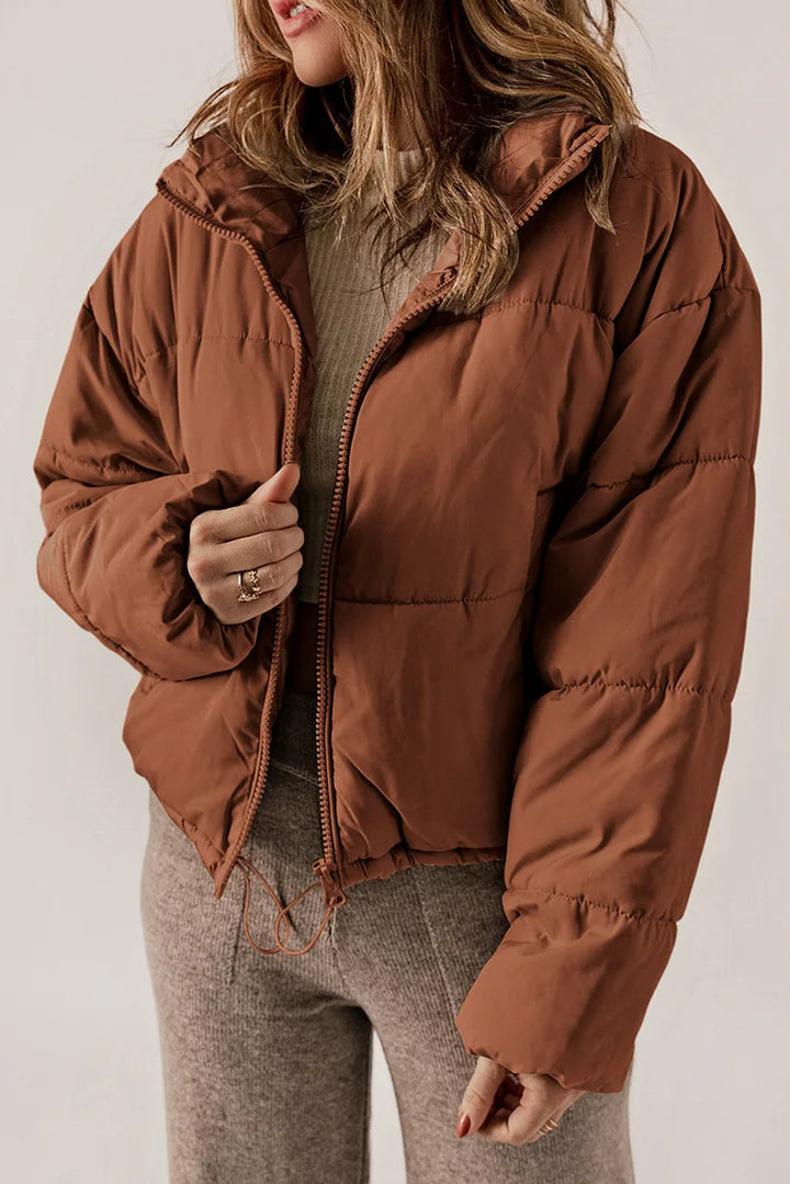 la veste puffer adapté aux tenues polyvalentes.