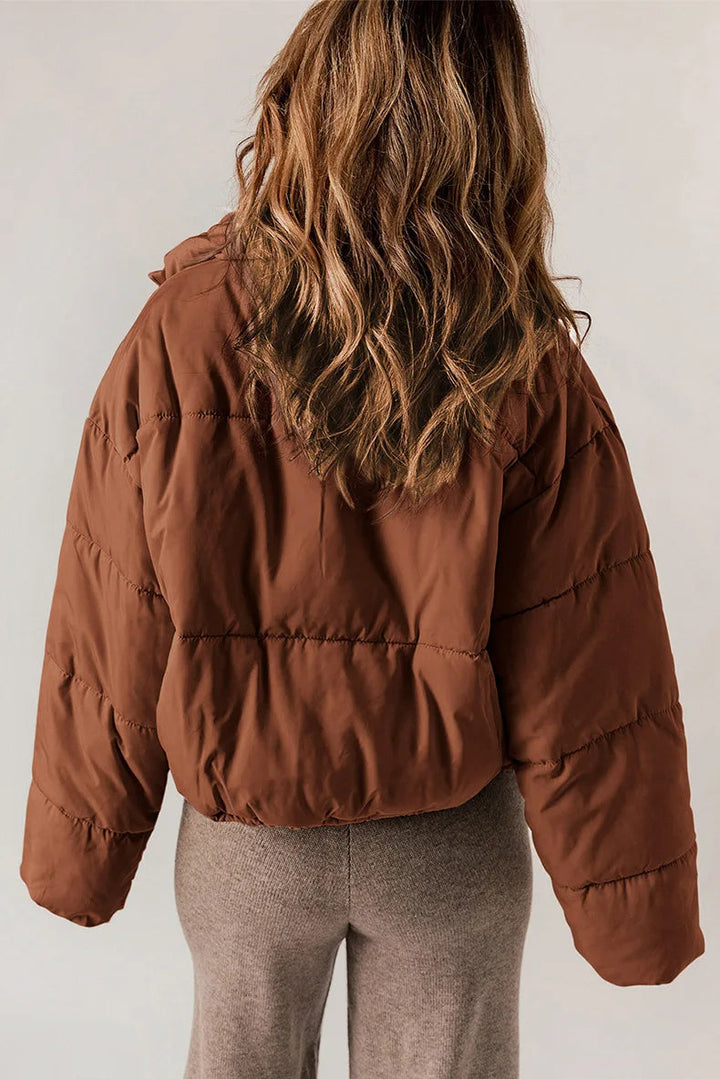 la veste puffer adapté aux tenues polyvalentes.