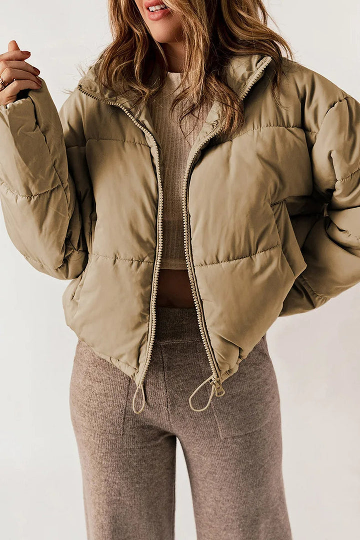 la veste puffer adapté aux tenues polyvalentes.