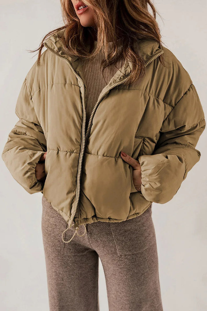 la veste puffer adapté aux tenues polyvalentes.