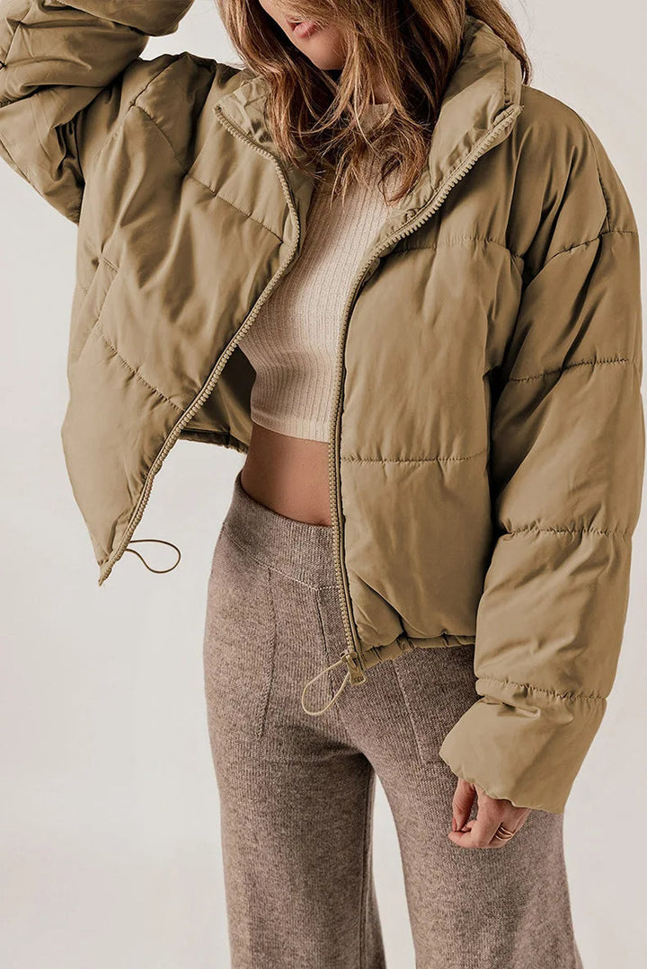 la veste puffer adapté aux tenues polyvalentes.