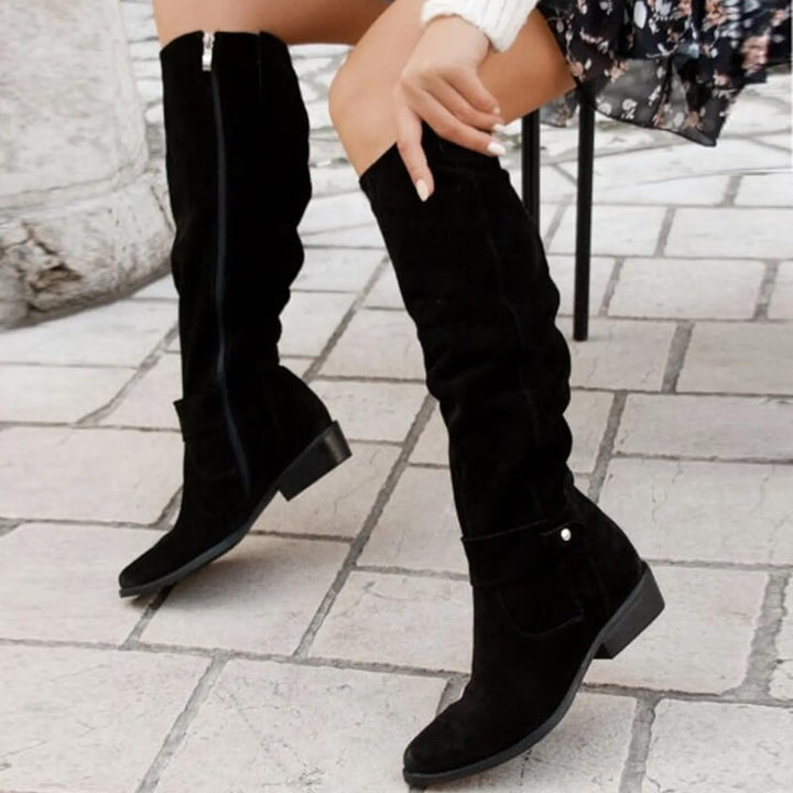 Bottes Isadora chic pour femme, ligne élégante adaptée aux tenues automnales polyvalentes.