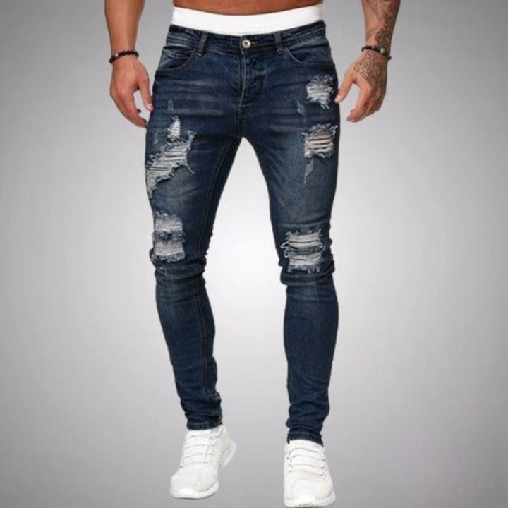 le jean adapté aux tenues polyvalentes.