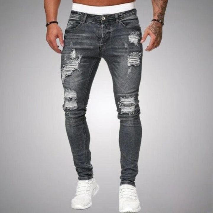 le jean adapté aux tenues polyvalentes.